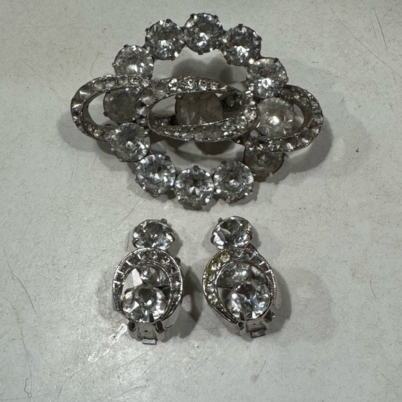 Eisenberg Jewelry - Vintage Eisenberg 1970’s Futurist signed brooch and earrings